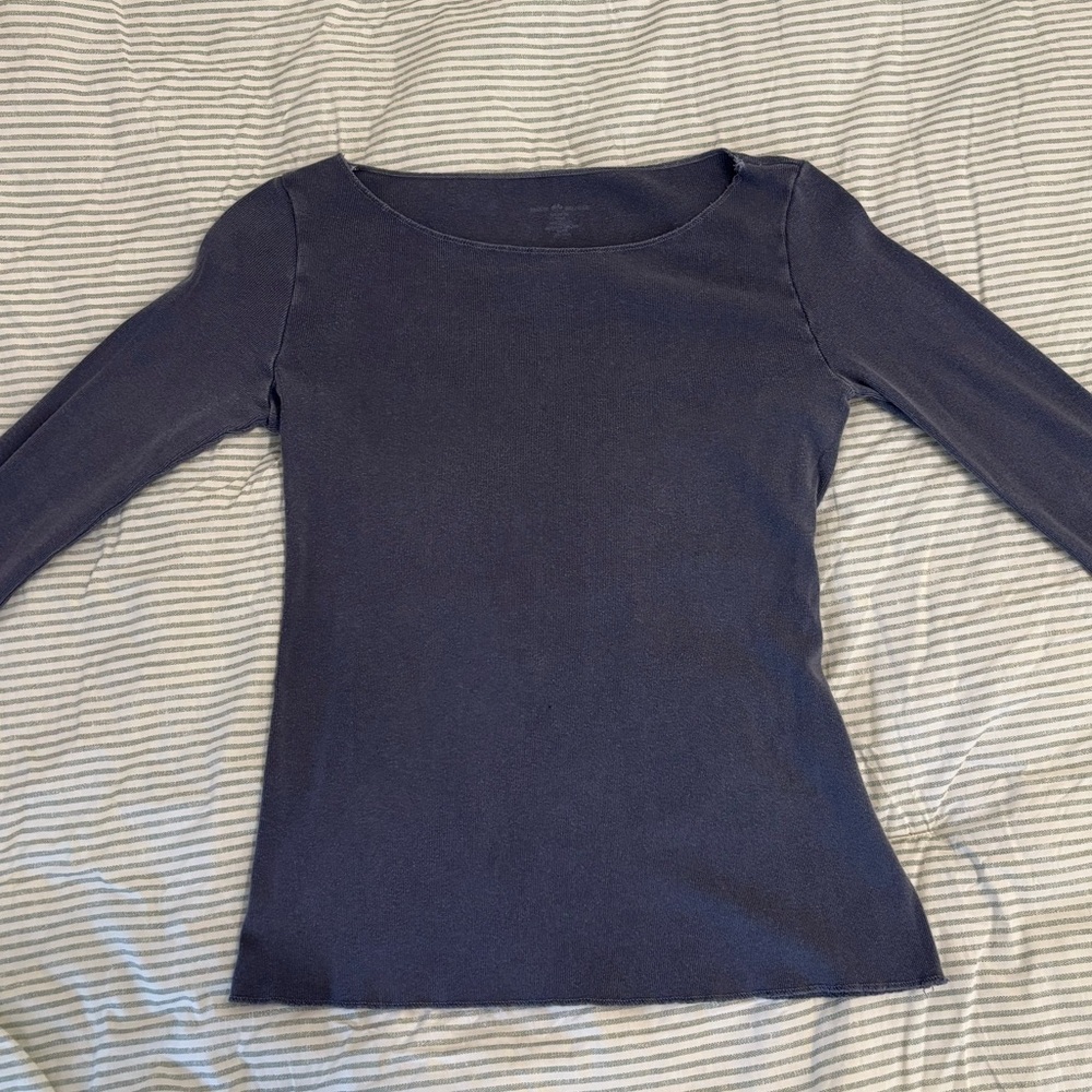 Brandy Melville - Long Sleeve Wynn Top
